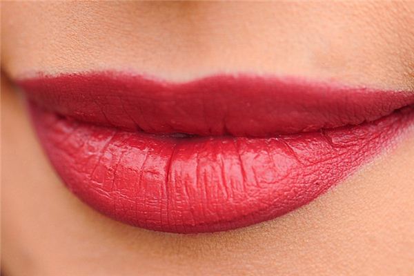 El significado y la interpretación de los labios en los sueños.