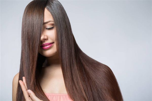 Significado de soñar con Mujer con chal de pelo largo