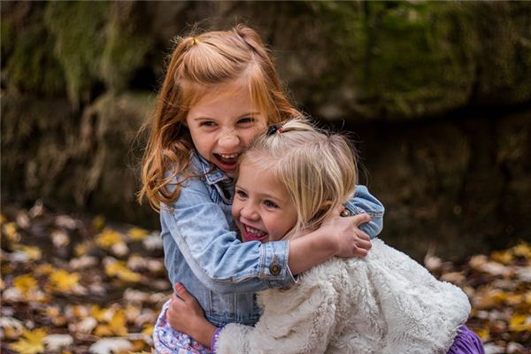 El significado de soñar con dos niñas