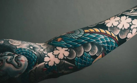 Soñar con tatuajes 