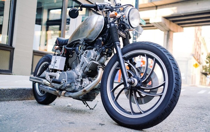 Soñar con motocicletas : 23 escenarios y significados