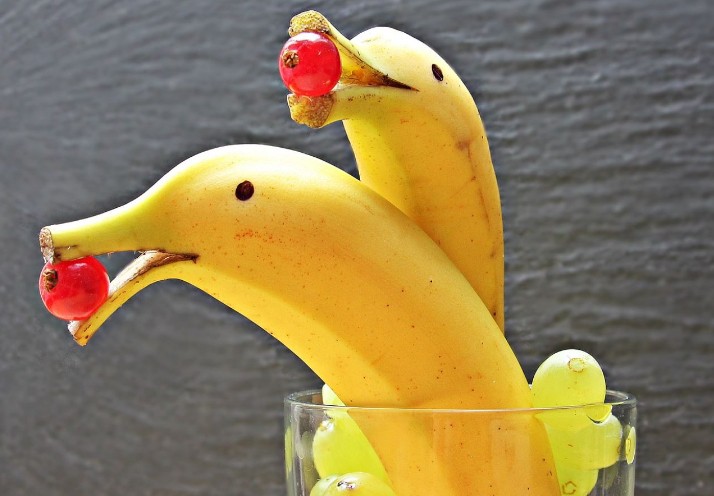 Soñar con comer plátanos : 19 escenarios y significados