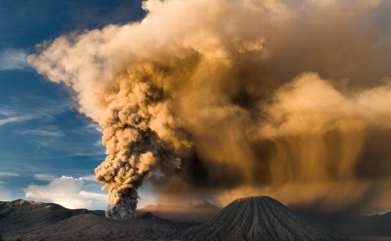 Soñar con volcanes : 13 escenarios y significados