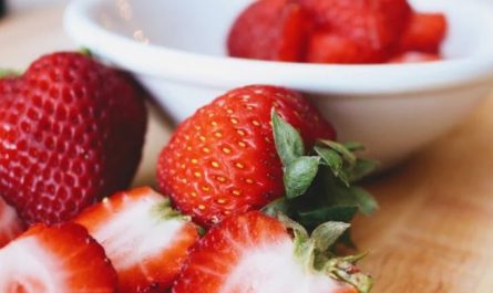 Soñar con fresas : 29 escenarios y significados