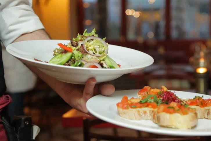 Soñar con restaurante : 22 escenarios y significados