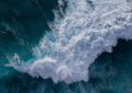 Soñar con tsunami : 17 escenarios y significados