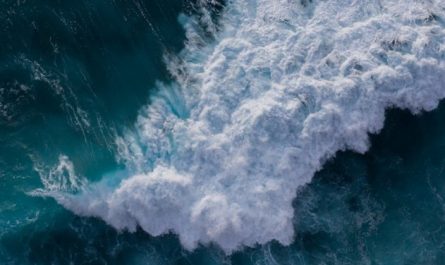 Soñar con tsunami : 17 escenarios y significados