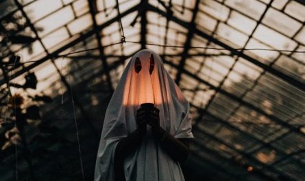Soñar con encontrarse con fantasmas : 36 escenarios y significados
