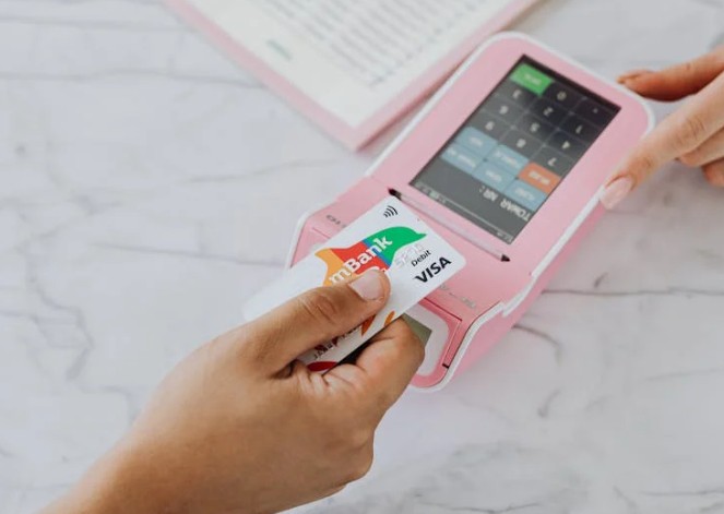 Soñar con una cuenta bancaria : 29 escenarios y significados