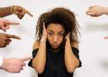 Soñar con ser acosado : 22 escenarios y significados