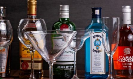 Soñar con vino : 41 escenarios y significados