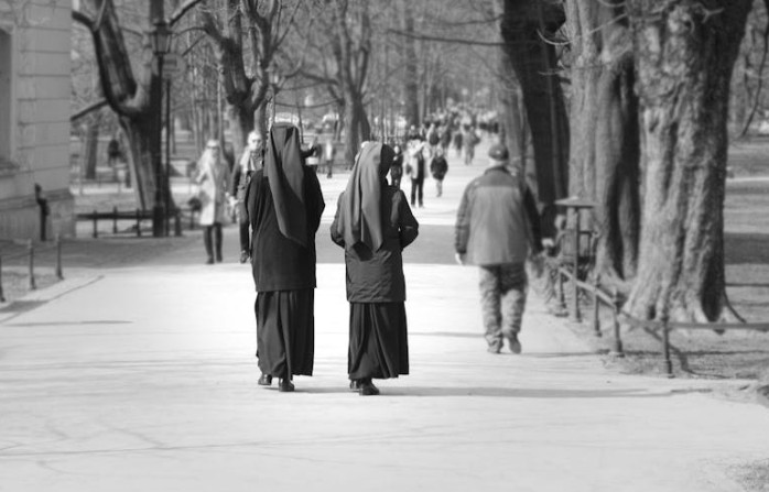 Soñar con monjas : 41 escenarios y significados