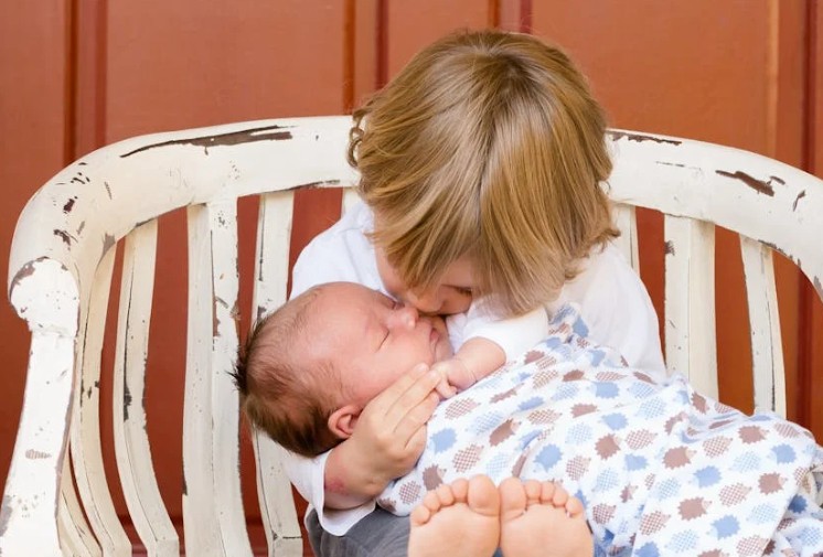 Soñar con hermanos : 76 escenarios y significados