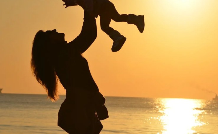 Soñar con una madre fallecida : 38 escenarios y significados