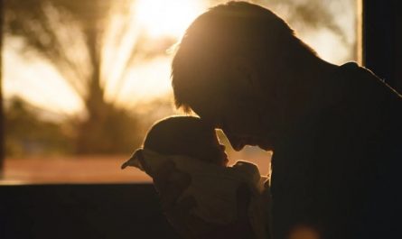 Soñar con padre fallecido : 54 escenarios y significados