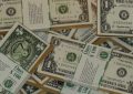 Soñar con gente rica : 29 escenarios y significados