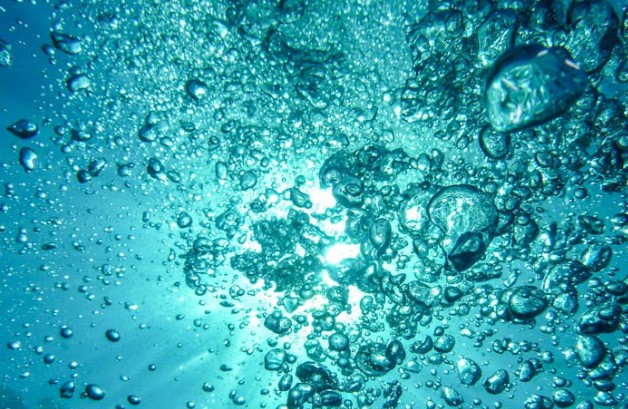 Soñar con burbujas : 30 escenarios y significados