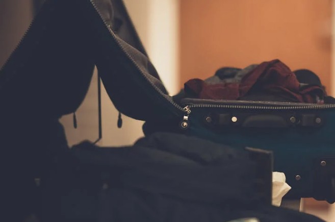 Soñar con empacar : 39 escenarios y significados