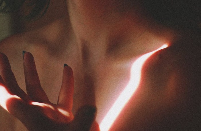 Soñar con vergüenza desnuda : 35 escenarios y significados