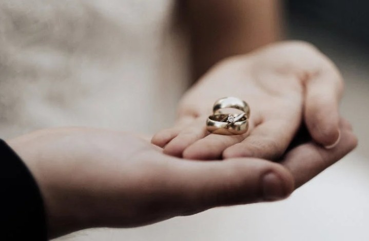 Soñar con novio comprometido : 47 escenarios y significados