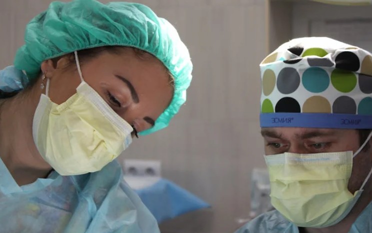 Soñar con un médico: 34 escenarios y significados