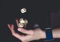 Soñar con dados : 32 escenarios y significados