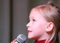 Soñar con karaoke : 35 escenarios y significados