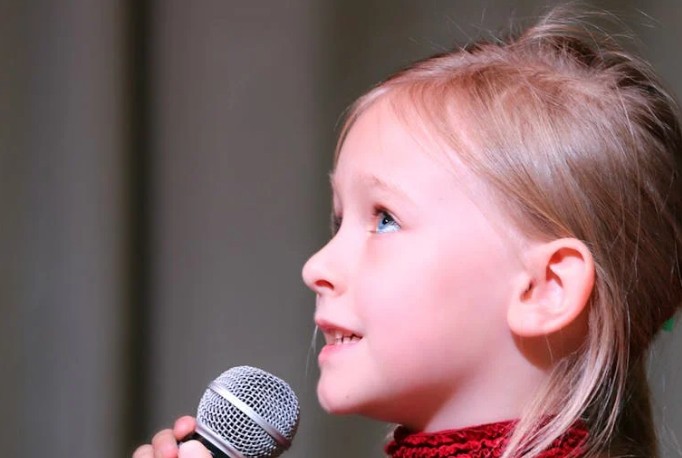 Soñar con karaoke : 35 escenarios y significados
