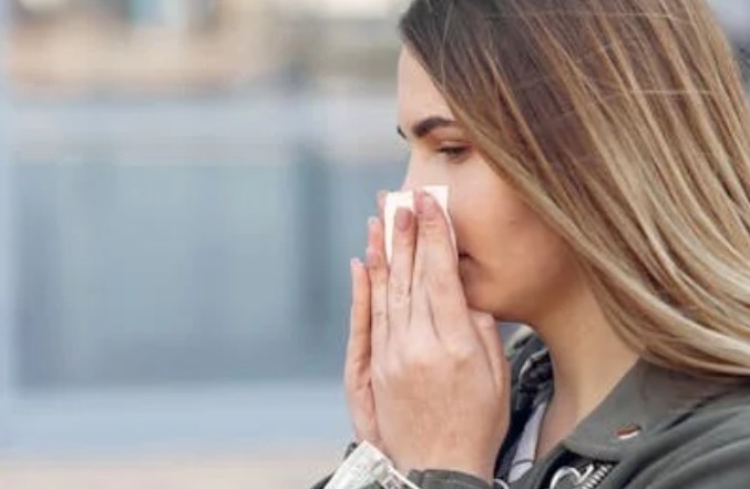 Soñar con secreción nasal : 41 escenarios y significados