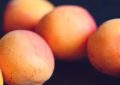 Soñar con melocotones: 39 escenarios y significados