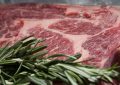 Soñar con carne de res : 29 escenarios y significados