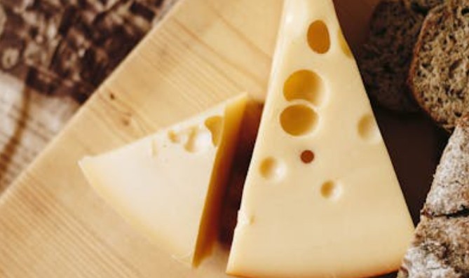 Soñar con queso : 48 escenarios y significados