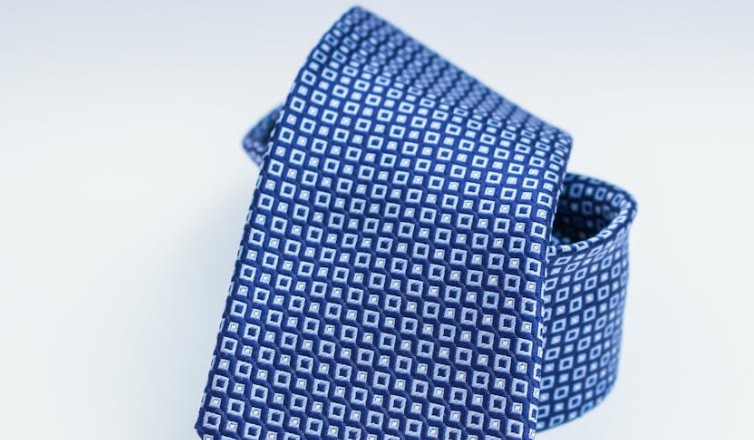 Soñar con corbata : 52 escenarios y significados