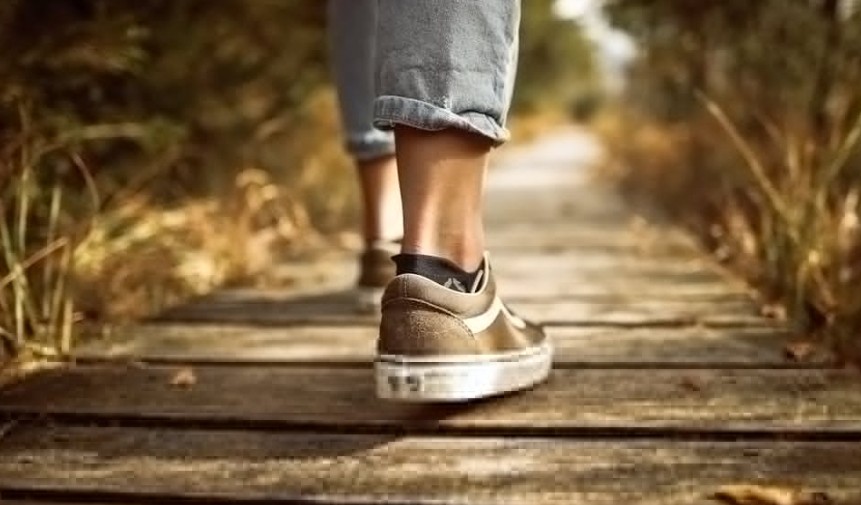 Soñar con caminar : 58 escenarios y significados