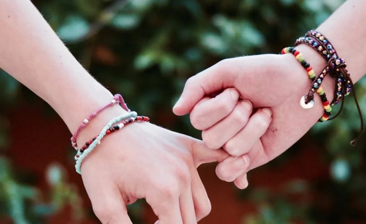 Soñar con pulseras : 43 escenarios y significados