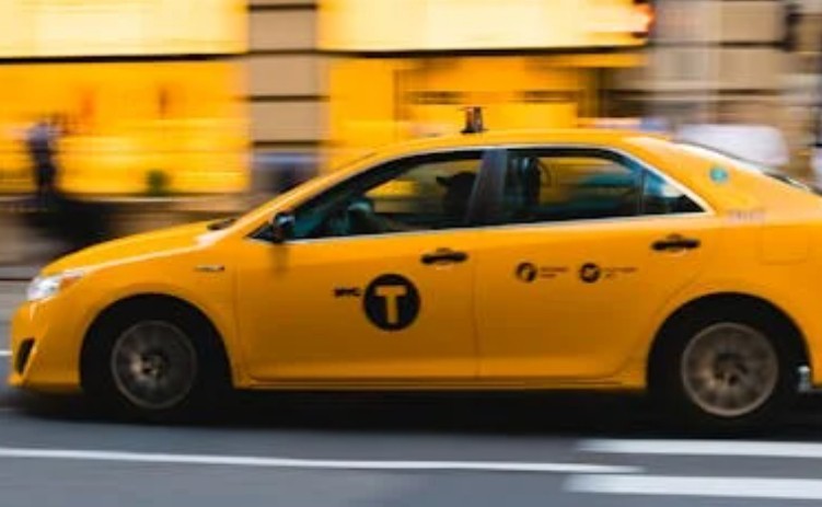 Soñar con taxi : 44 escenarios y significados