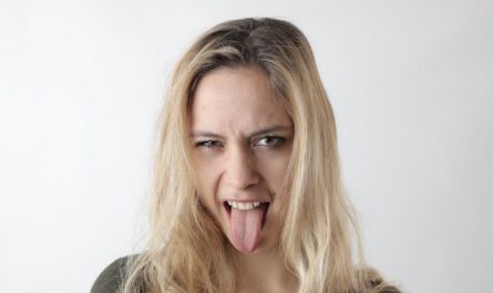 Soñar con lengua : 30 escenarios y significados
