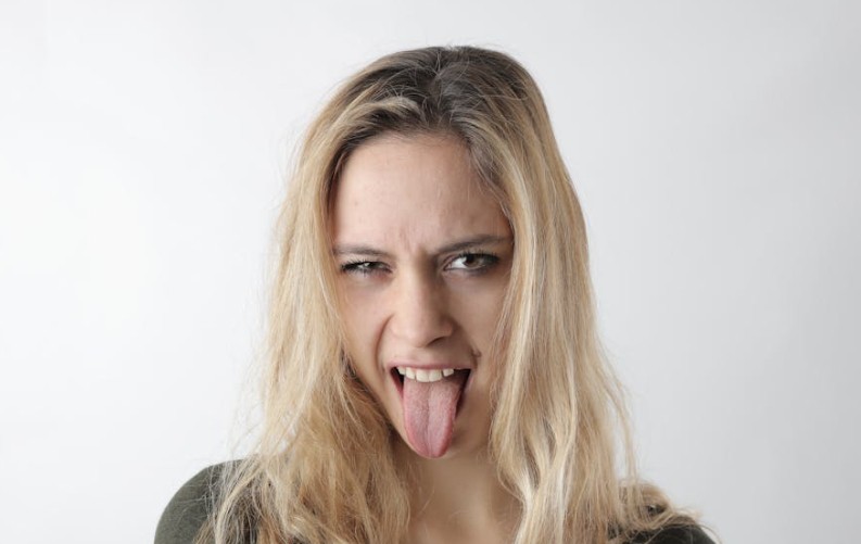 Soñar con lengua : 30 escenarios y significados
