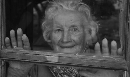 Soñar con una abuela enferma : 8 escenarios y significados