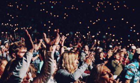 Soñar con aplaudir : 8 escenarios y significados