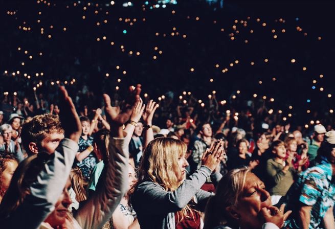 Soñar con aplaudir : 8 escenarios y significados