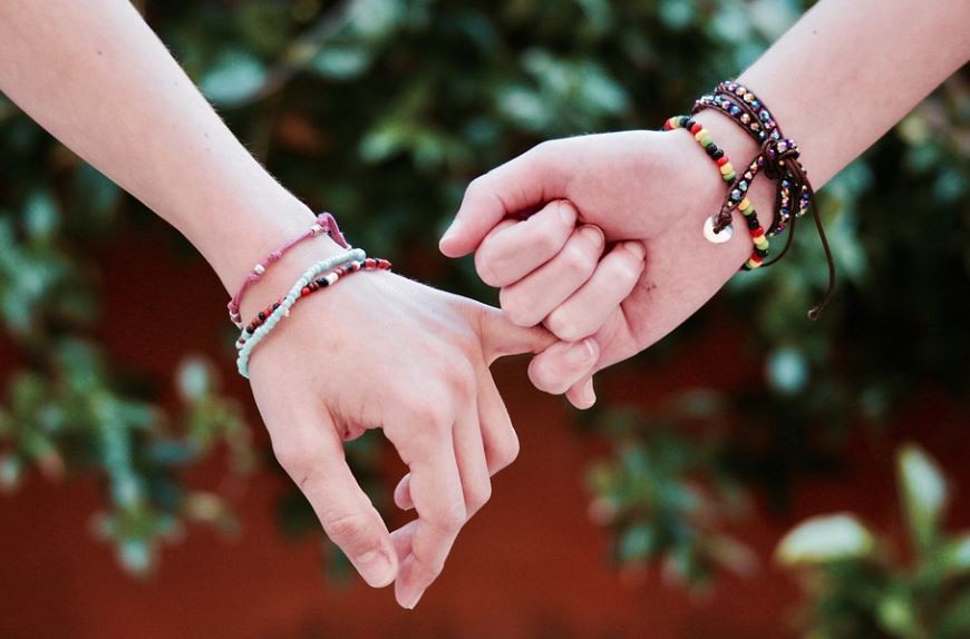 Soñar con promesas : 10 escenarios y significados