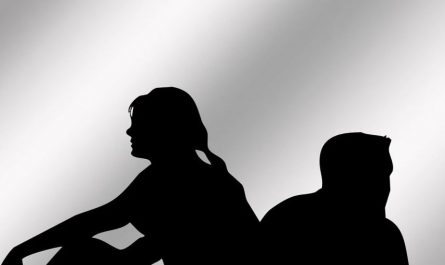 Soñar con una amiga que acaba de romper con su novio : 12 escenarios y significados