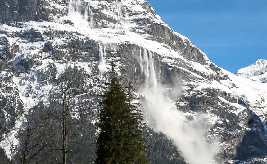 Soñar con una avalancha : 8 escenarios y significados