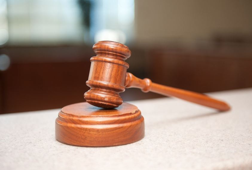 Soñar con un juez : 9 escenarios y significados