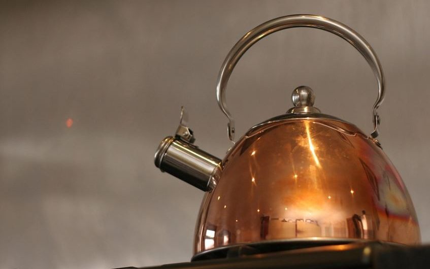 Soñar con una tetera  : 12 escenarios y significados