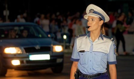 Soñar con silbar : 15 escenarios y significados