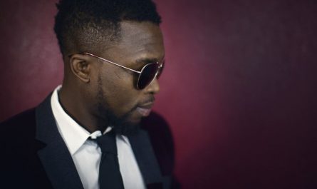 Soñar con vestir ropa negra : 16 escenarios y significados