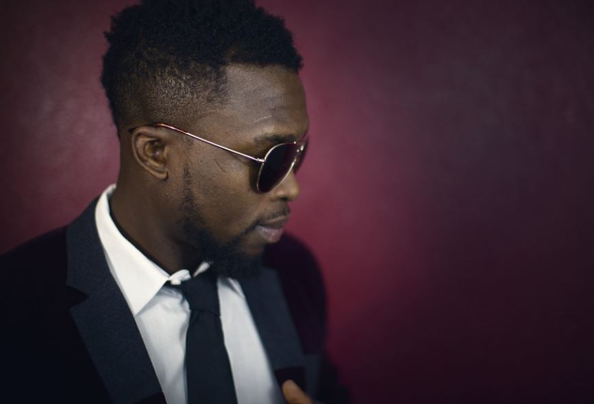 Soñar con vestir ropa negra : 16 escenarios y significados