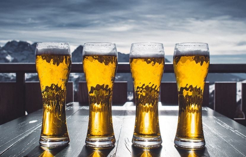 Soñar con cerveza : 12 significado y simbolismo